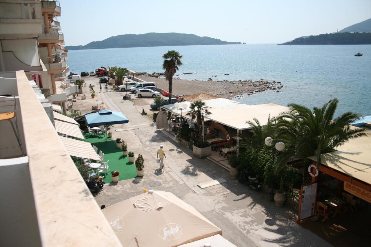 Beachfront In Becici,rafilovici,budva Apartment