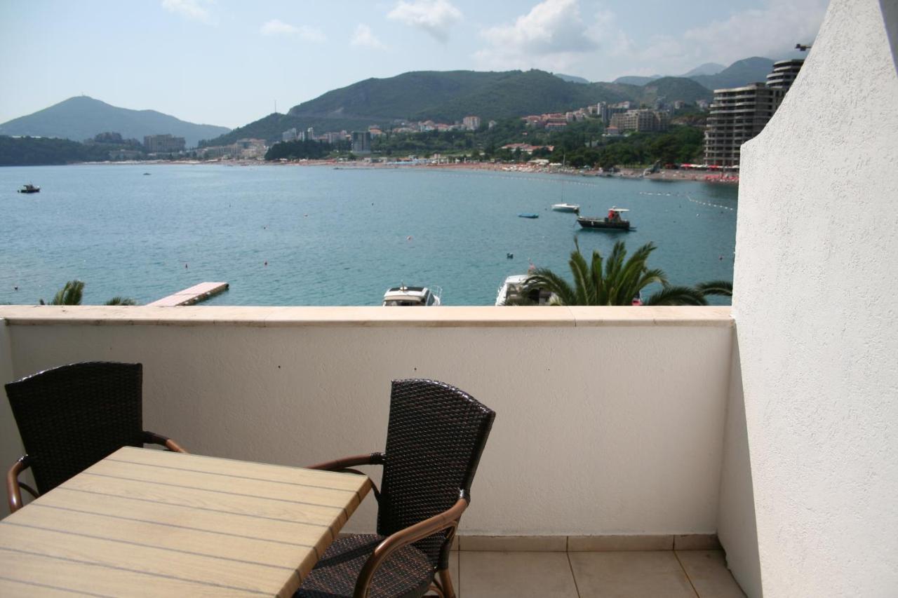 Beachfront In Becici,rafilovici,budva Apartment *